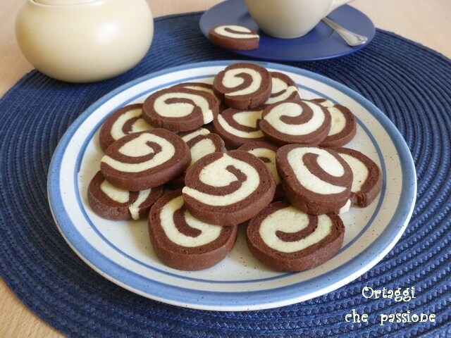 Two-tone cookies