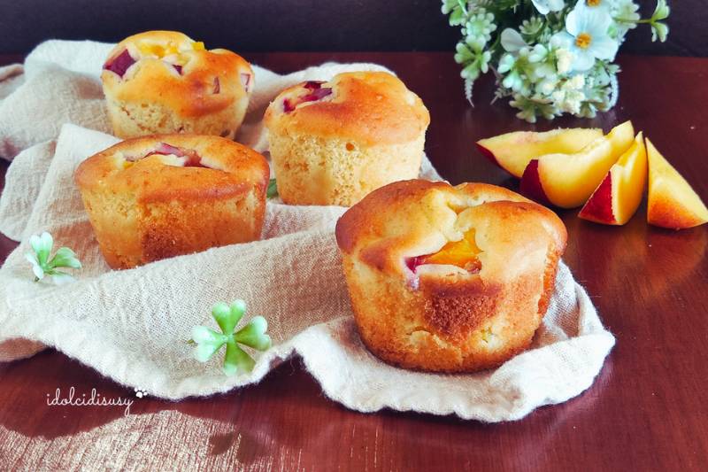 Peach and Yogurt Muffins