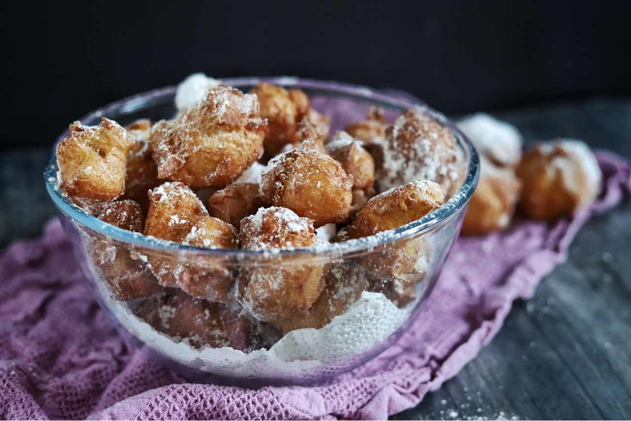 CARNIVAL FRITTERS OR PUFFS