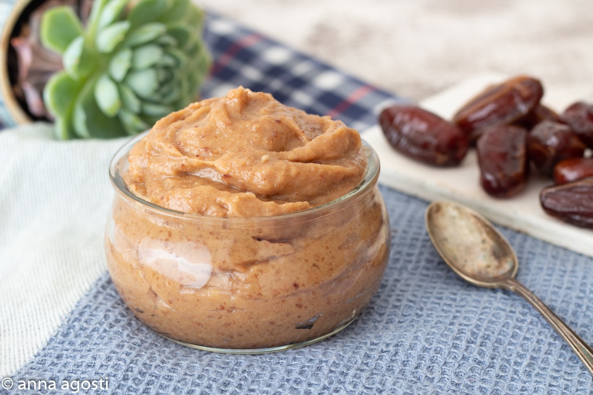 Vegan Date Cream
