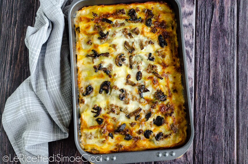 White Lasagna with Mushrooms and Sausage