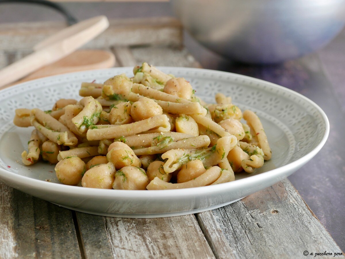Whole Wheat Pasta and Chickpeas with Wild Fennel