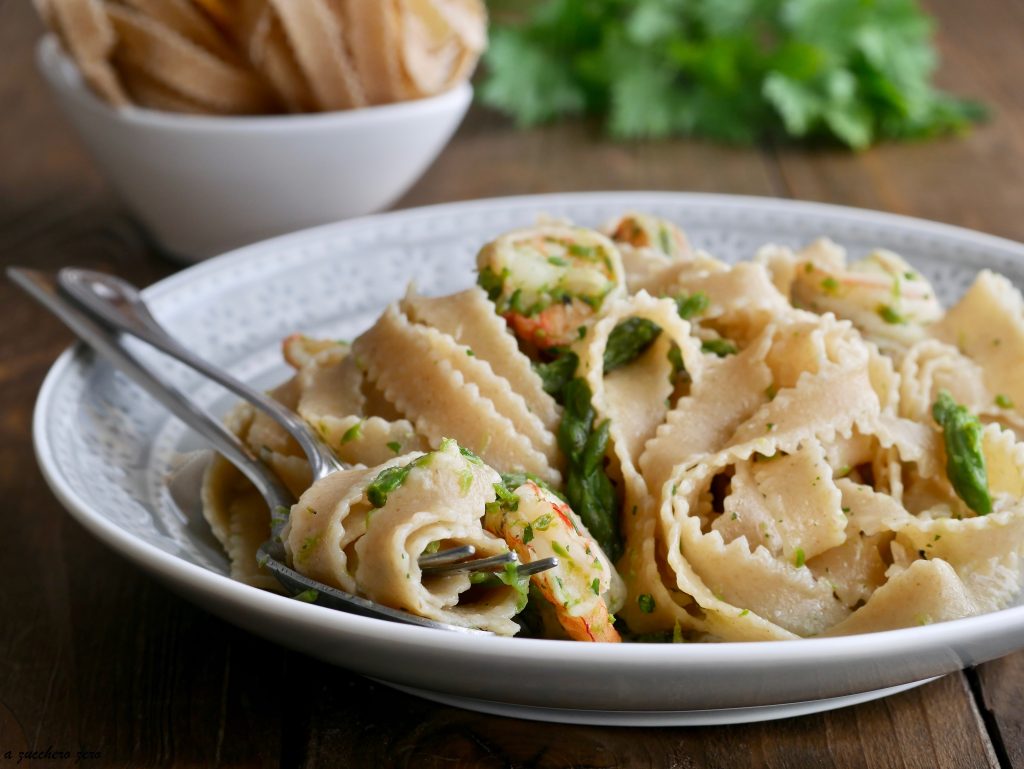 Whole Wheat Pasta with Asparagus and Shrimp