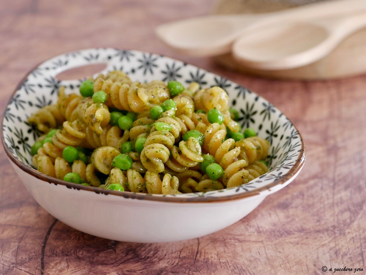 Whole Wheat Pasta with Basil Pesto and Peas