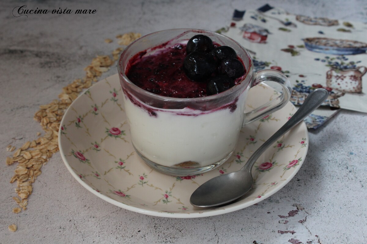 Yogurt and Blueberry Cheesecake