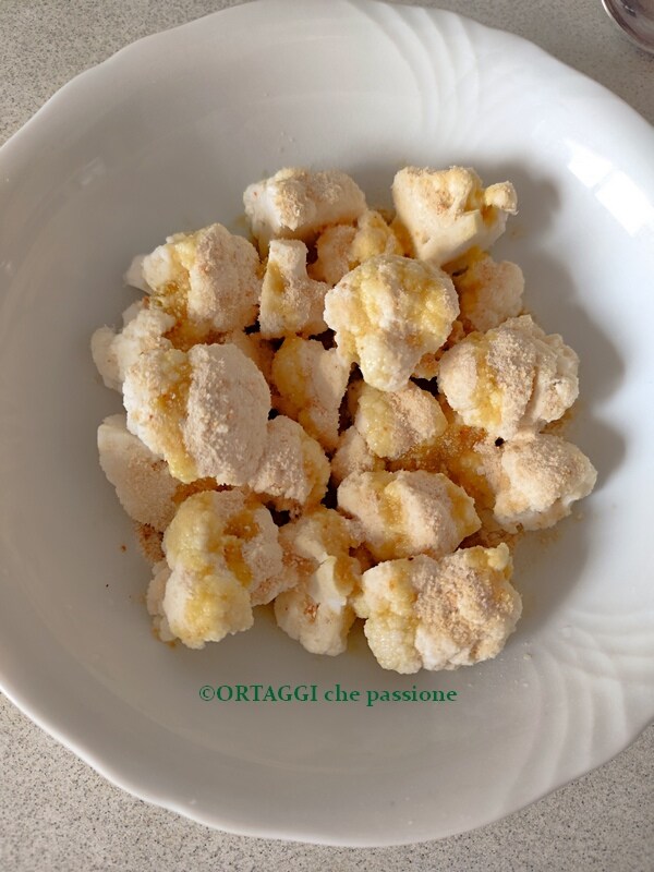 oil the cauliflower in air fryer