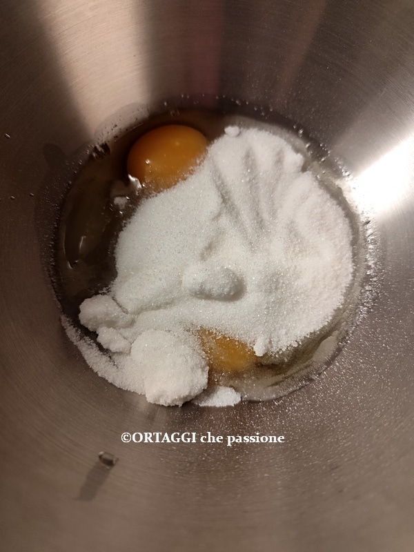 whip eggs with sugar