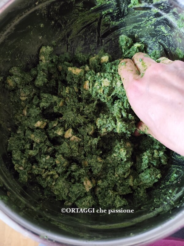 compact the spinach dumpling dough