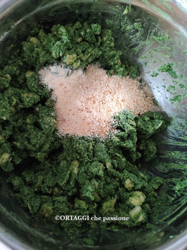 add breadcrumbs to spinach dumplings