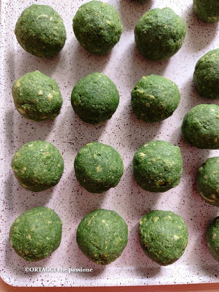 form spinach dumplings
