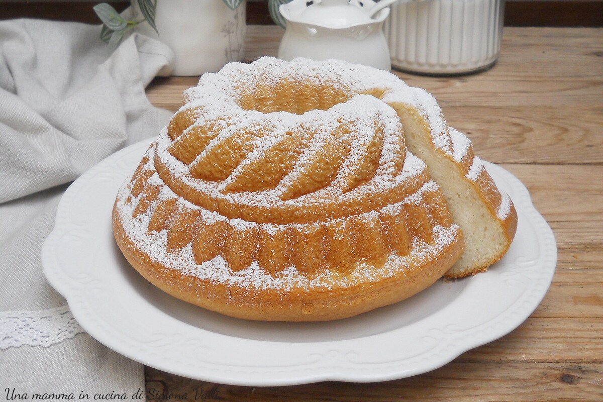 Almond and Egg White Cake without Flour by Luca Montersino