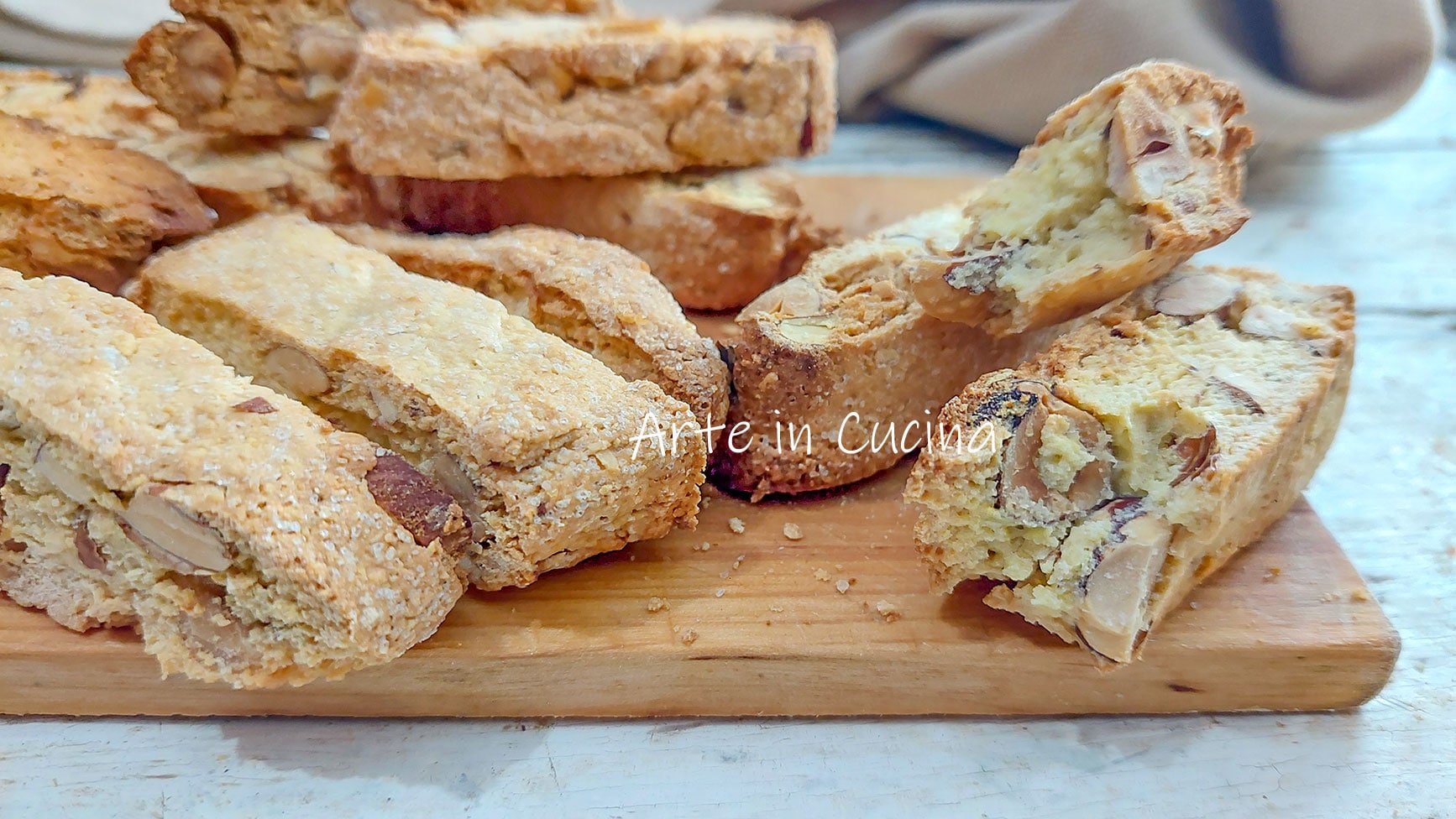ALMOND AND HAZELNUT CANTUCCI