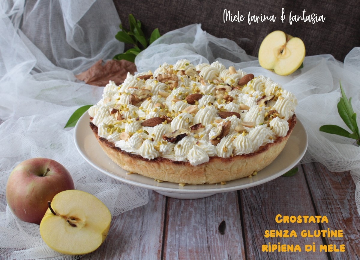 Tart with Apples and Mixed Nuts