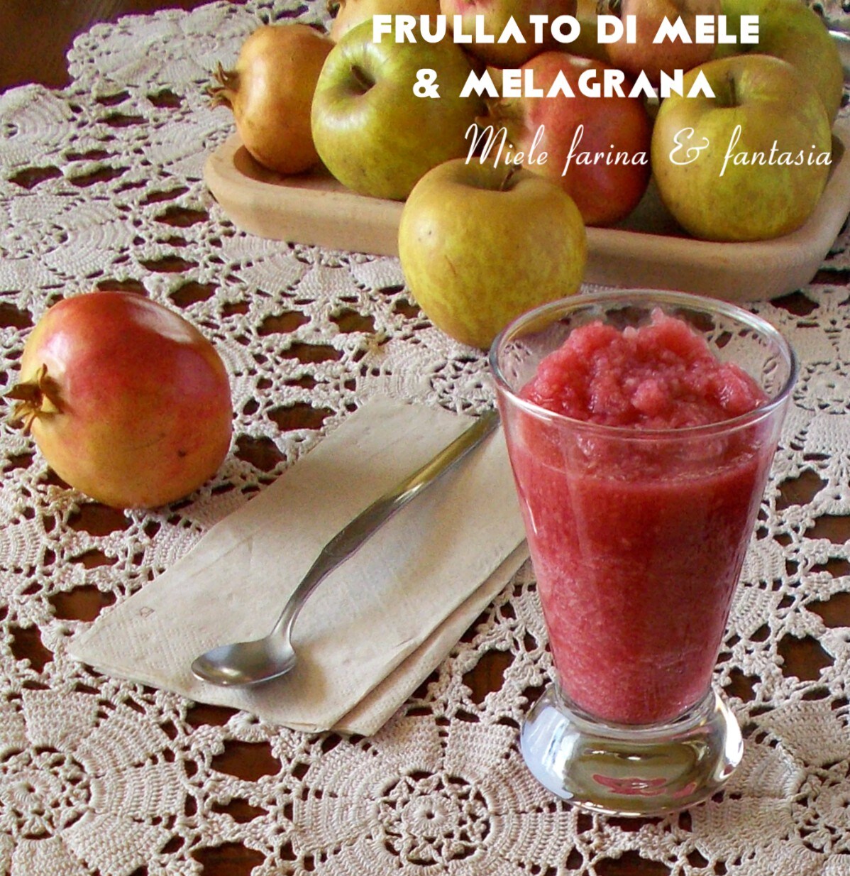 Apple and Pomegranate Smoothie