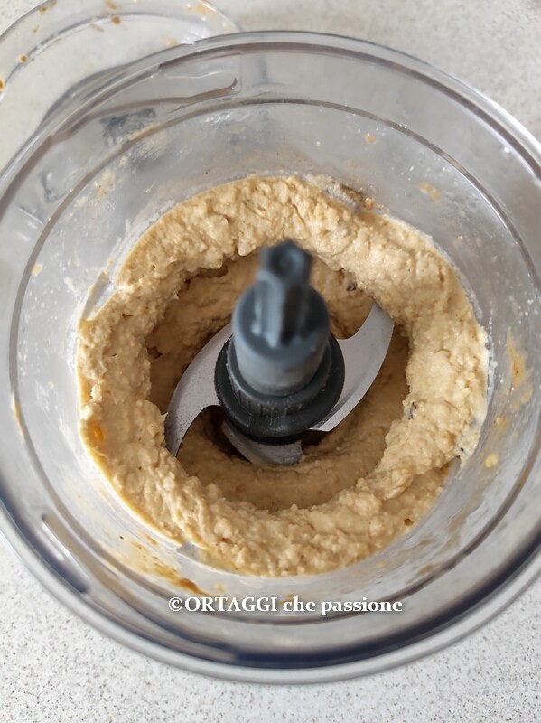 blend chickpea and tahini hummus