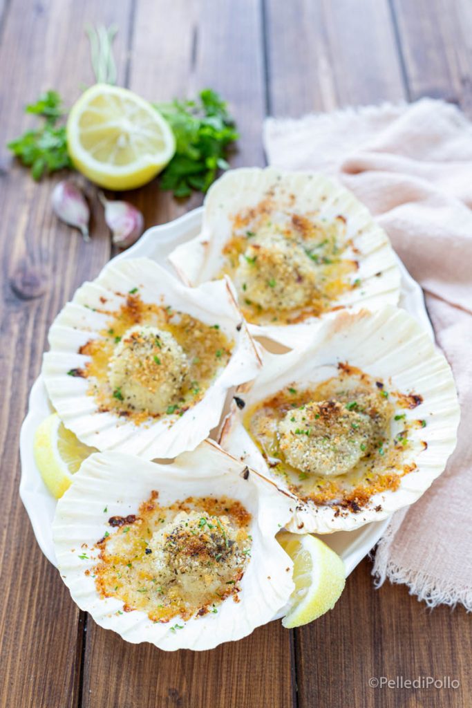 oven-baked gratin scallops