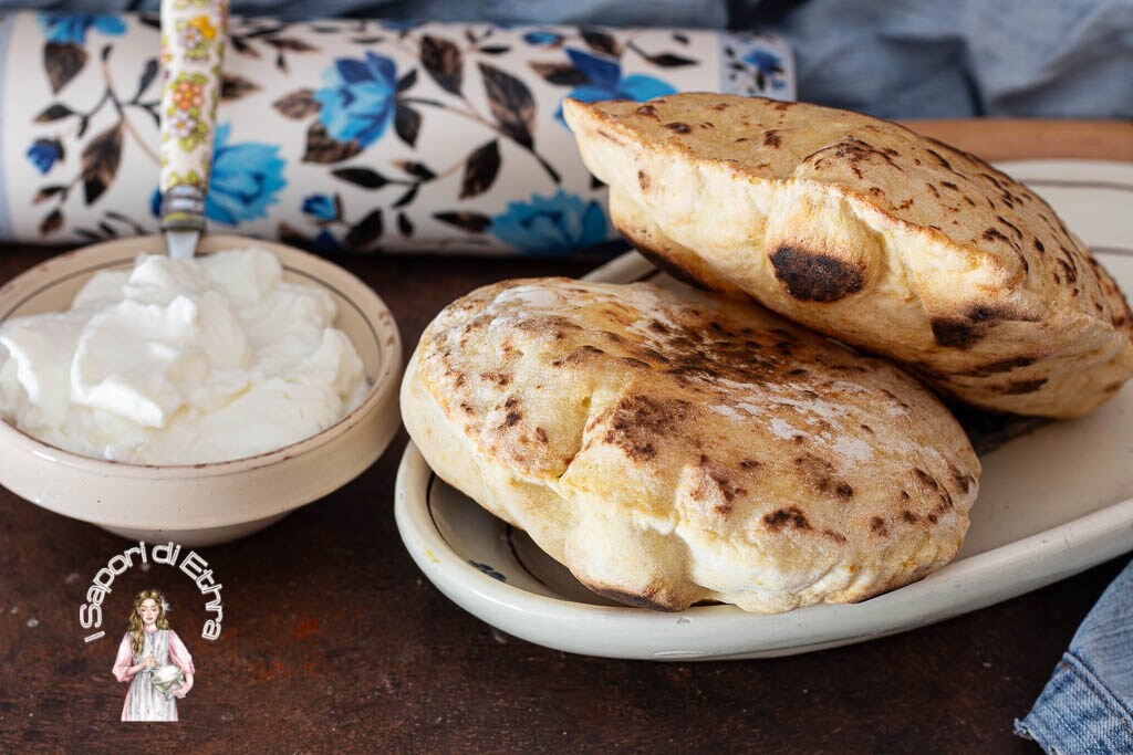 Skillet Balloon Bread without Yeast