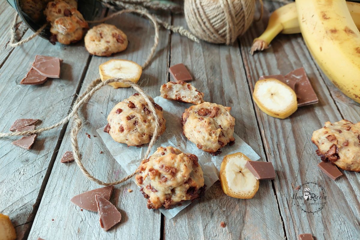 Banana and Chocolate Egg Cookies