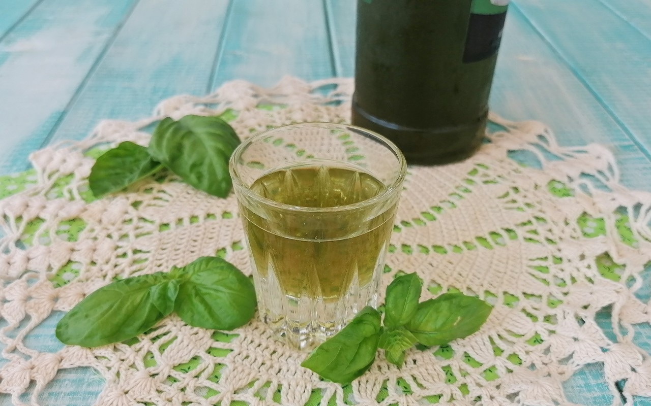 BASIL LIQUEUR EXCELLENT DIGESTIVE