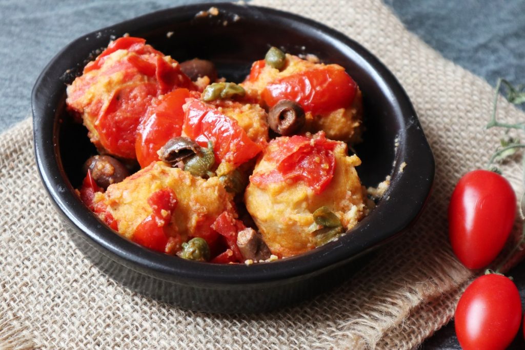 bean meatballs in tomato sauce