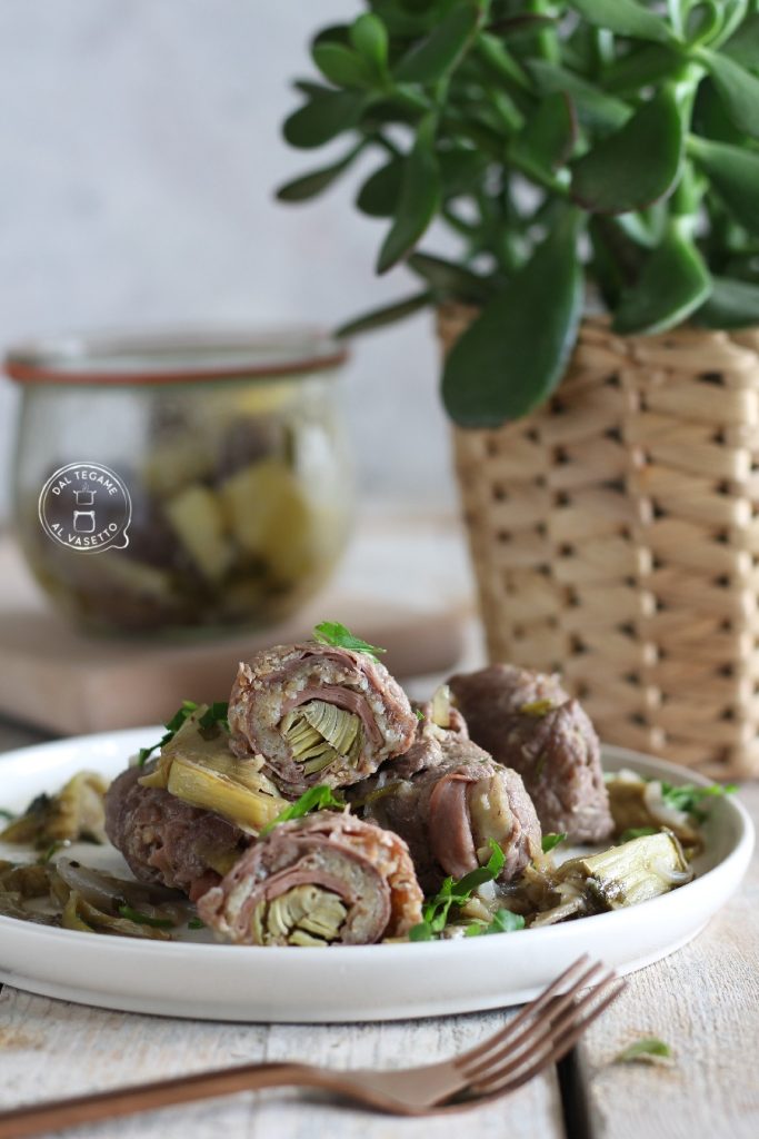 thin beef slices rolled with artichokes cooked in a jar in the microwave
