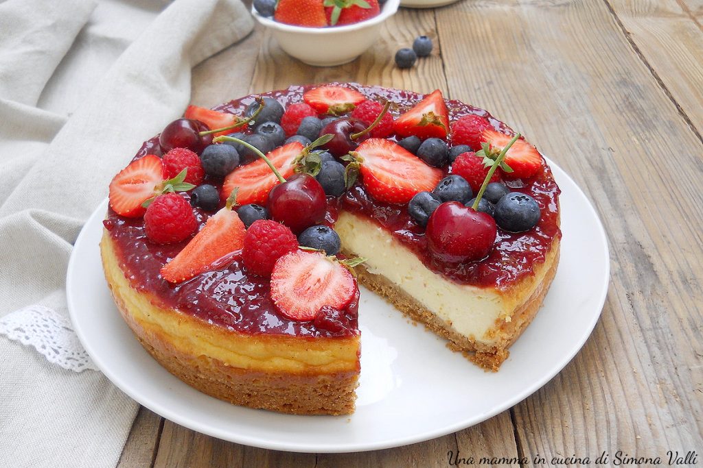 berry cheesecake horizontal