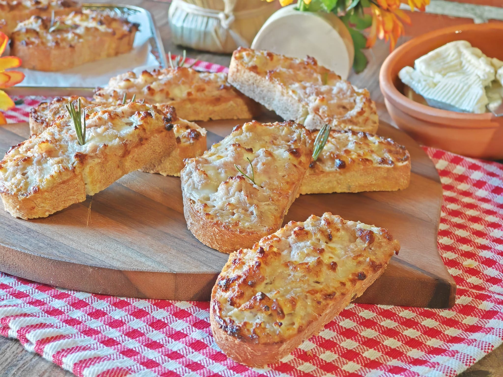 Crostini with Sausage and Stracchino Cheese