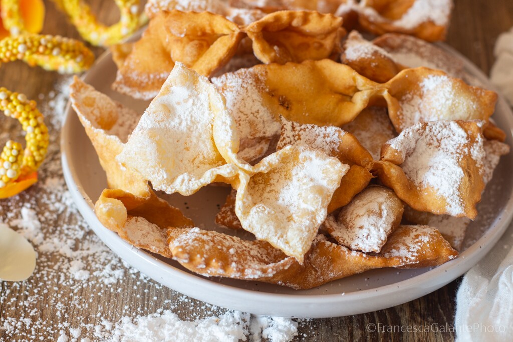 Crispy and Crunchy Igino Massari Chiacchiere