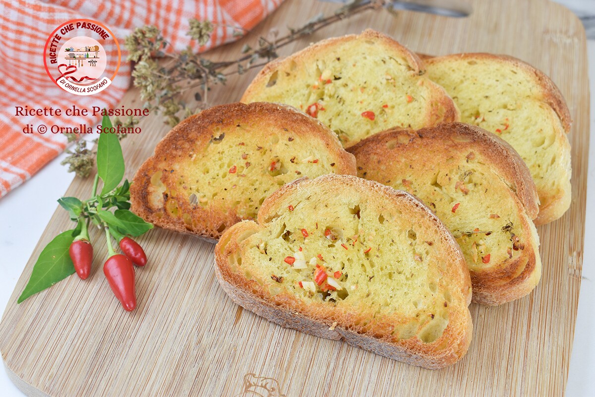 Garlic, Oil, and Chili Bread Croutons with Plenty of Dried Oregano