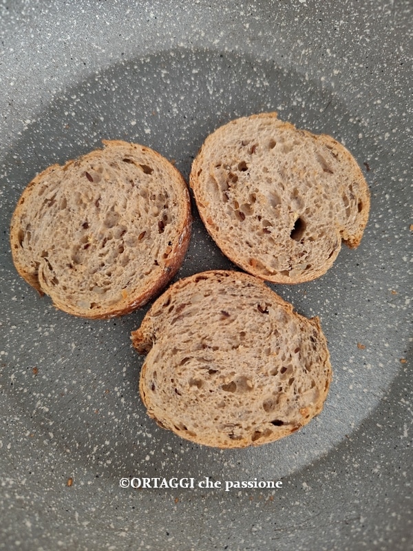 bread toasted in pan