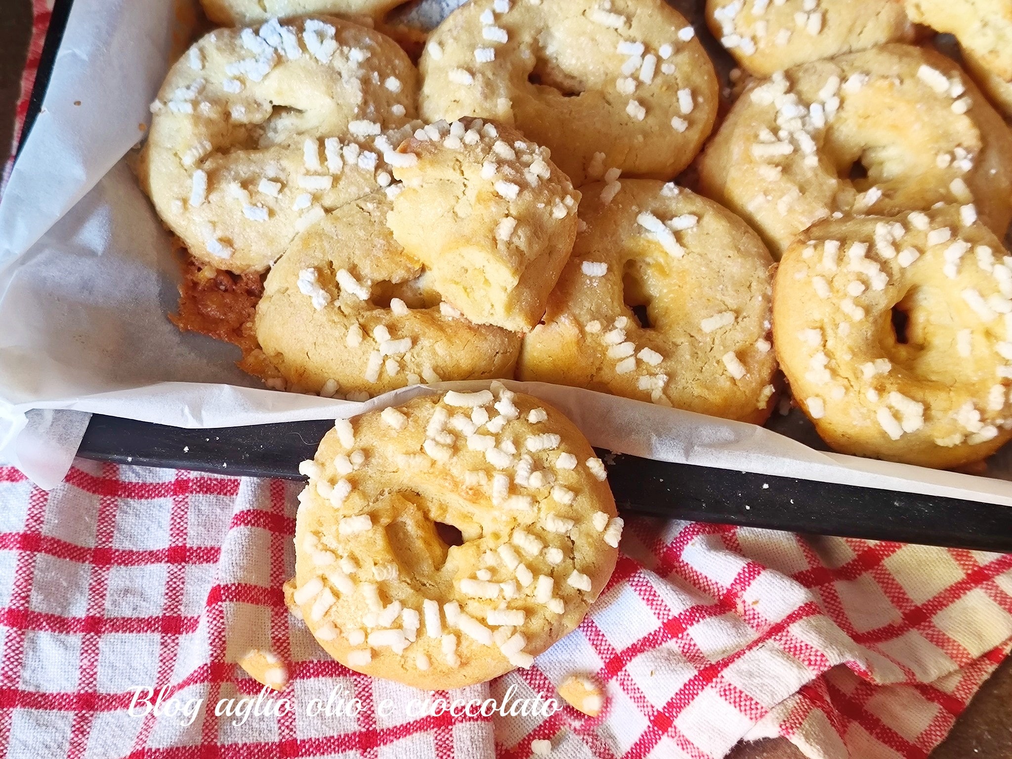 BUTTERY SHORTCRUST DONUTS: SIMPLE AND DELICIOUS