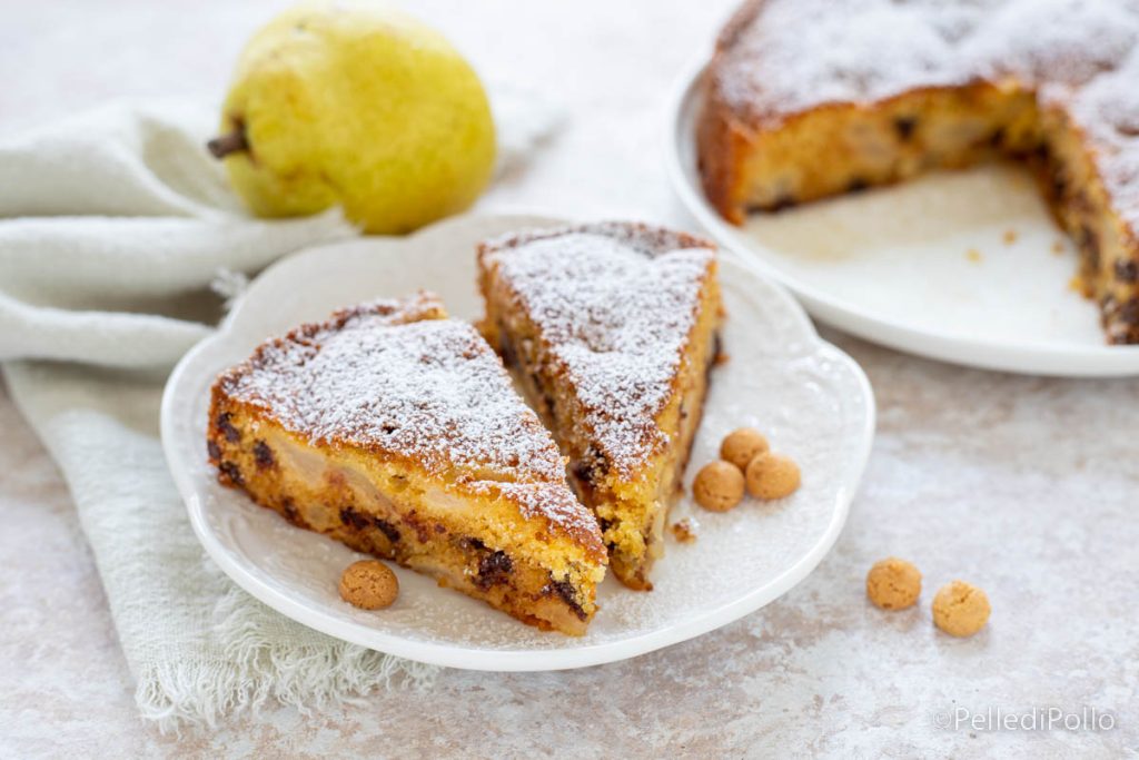 cake with pears and amaretti
