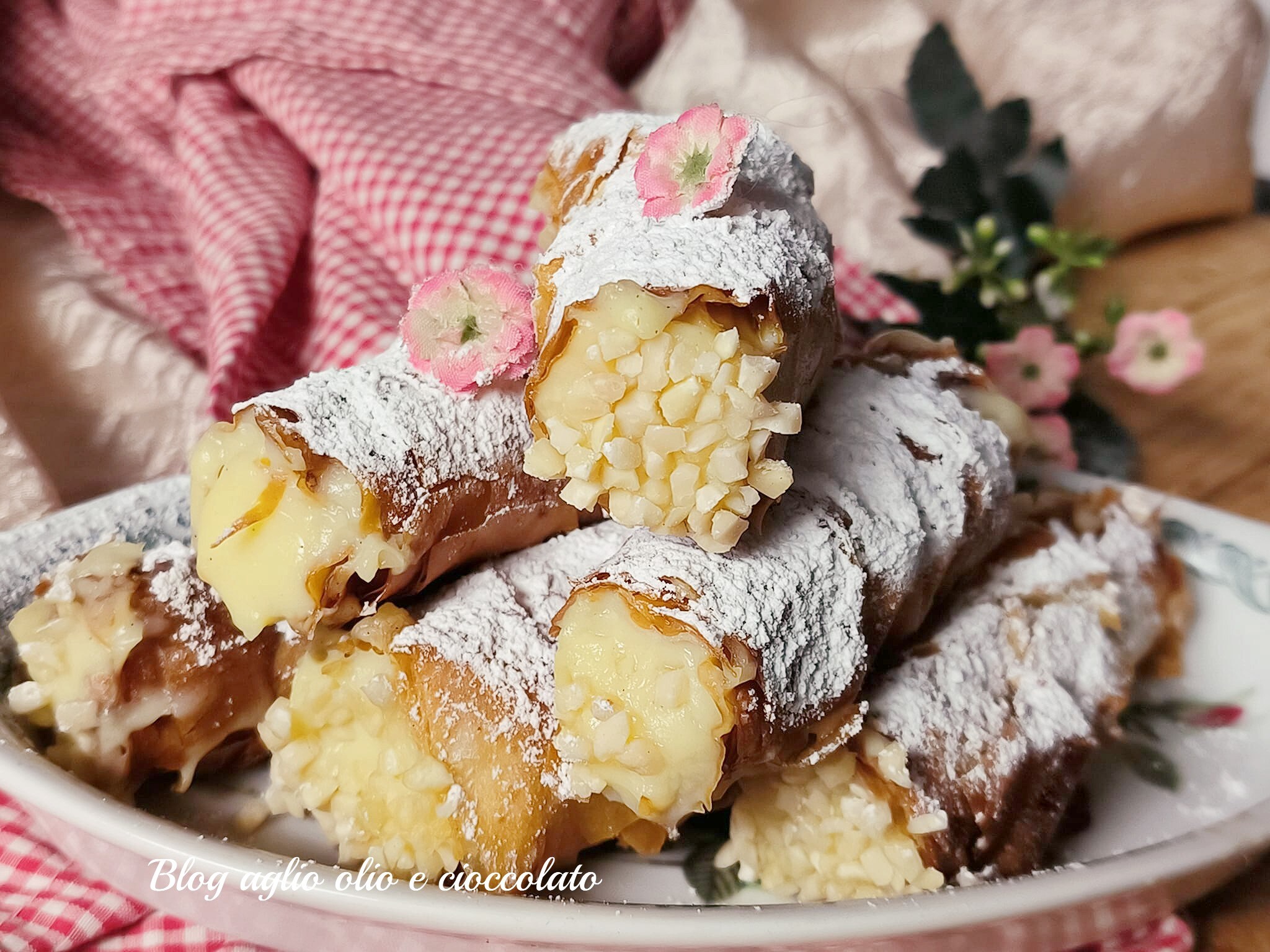 CANNOLI WITH PHYLLO DOUGH AND CREAM