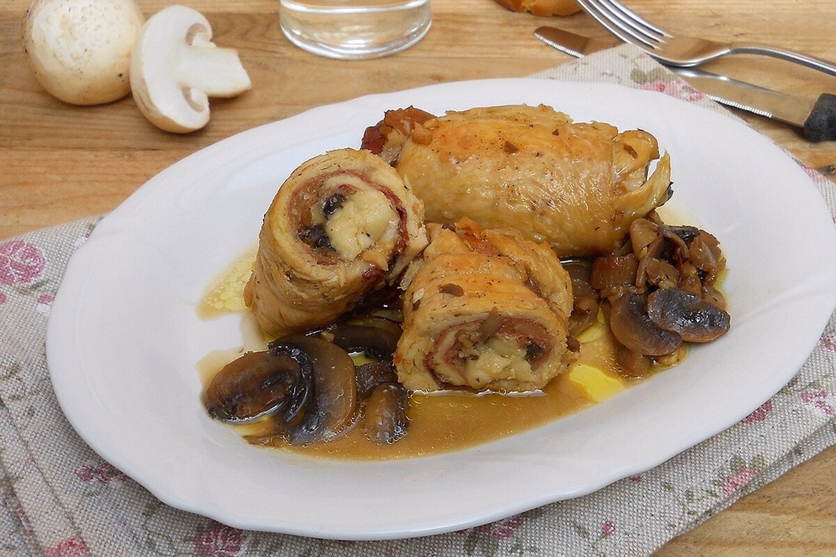 Chicken Rolls with Speck, Mushrooms, and Cheese