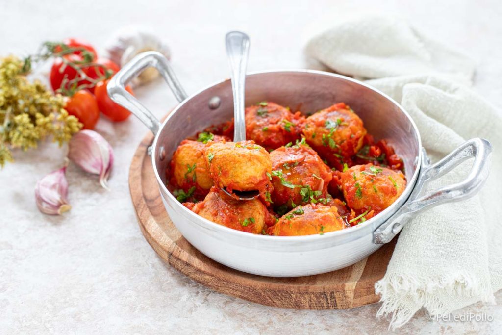 chickpea meatballs in tomato sauce