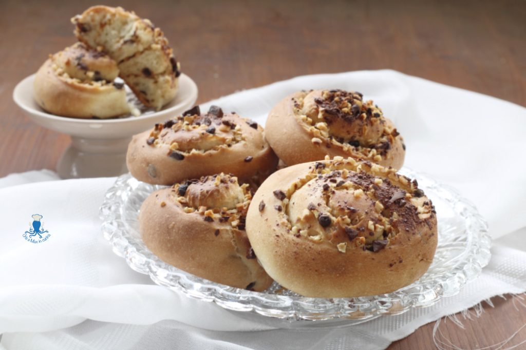 chocolate yeasted swirls1