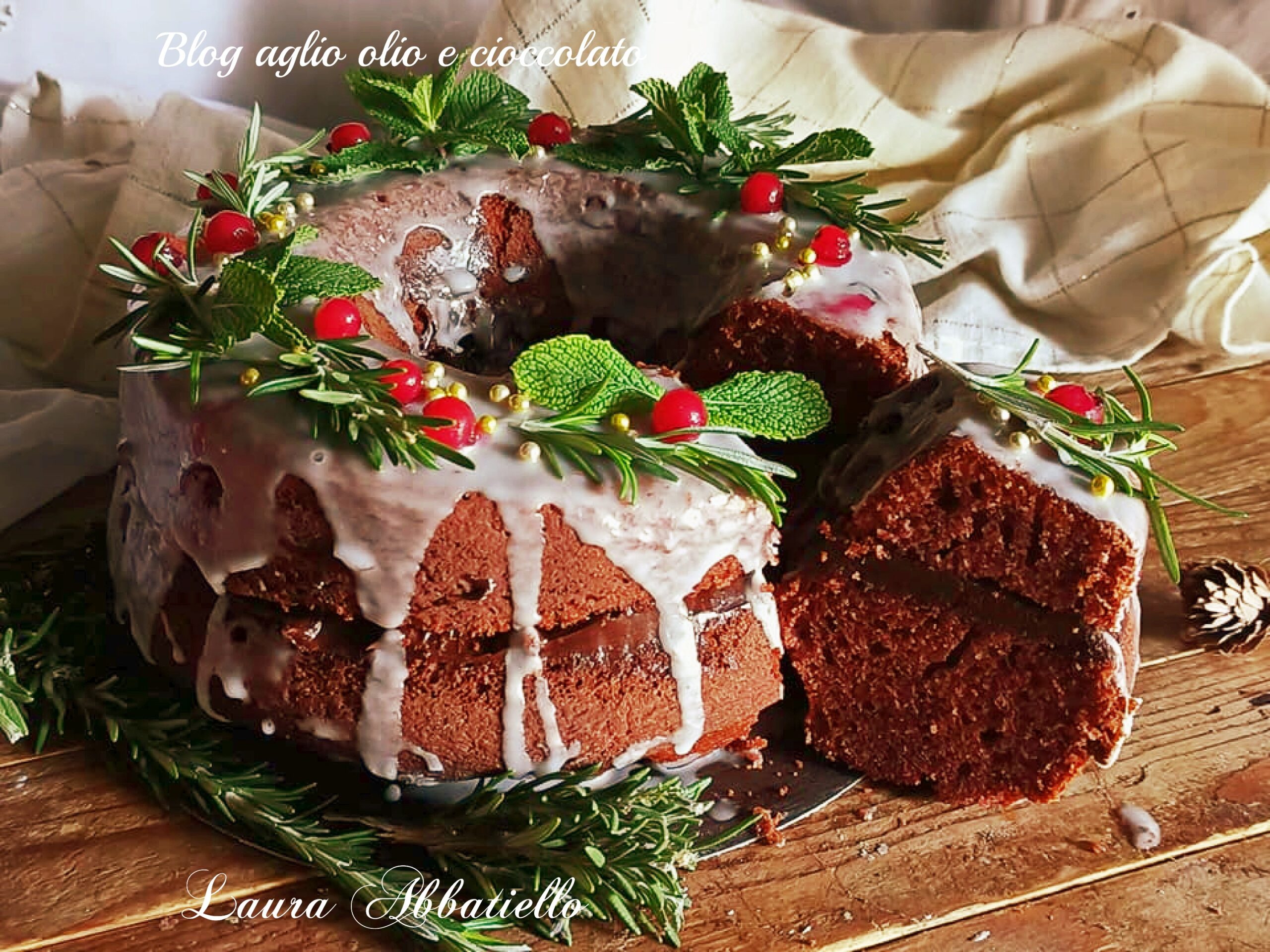 CHRISTMAS BUNDT CAKE THE SIMPLE HOLIDAY DESSERT