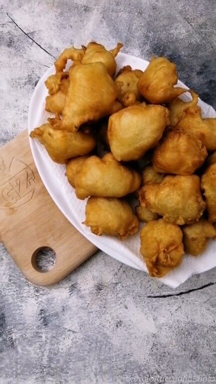 classic fried zeppole