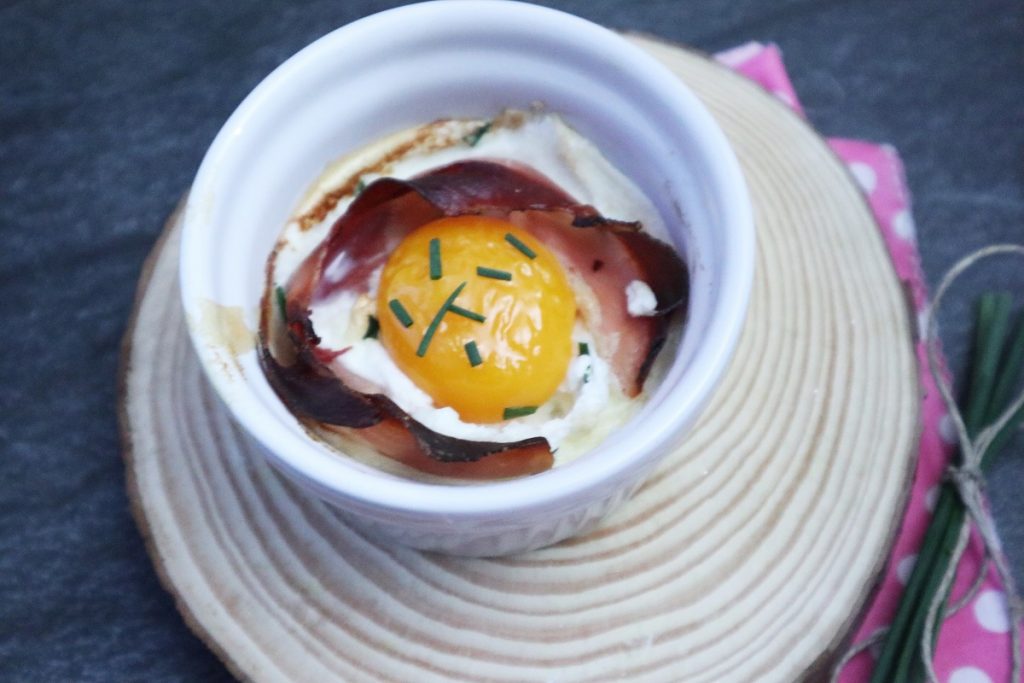 cloud egg with prosciutto