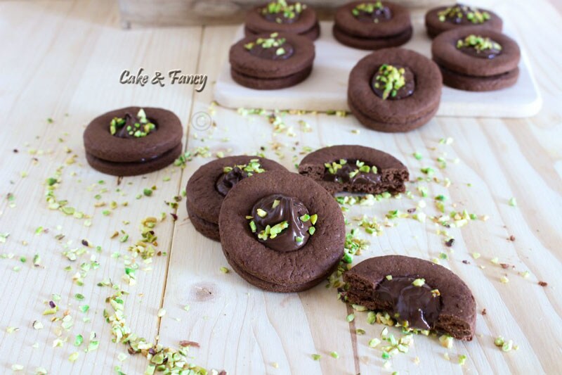 Cocoa Cookies with Hazelnut Cream