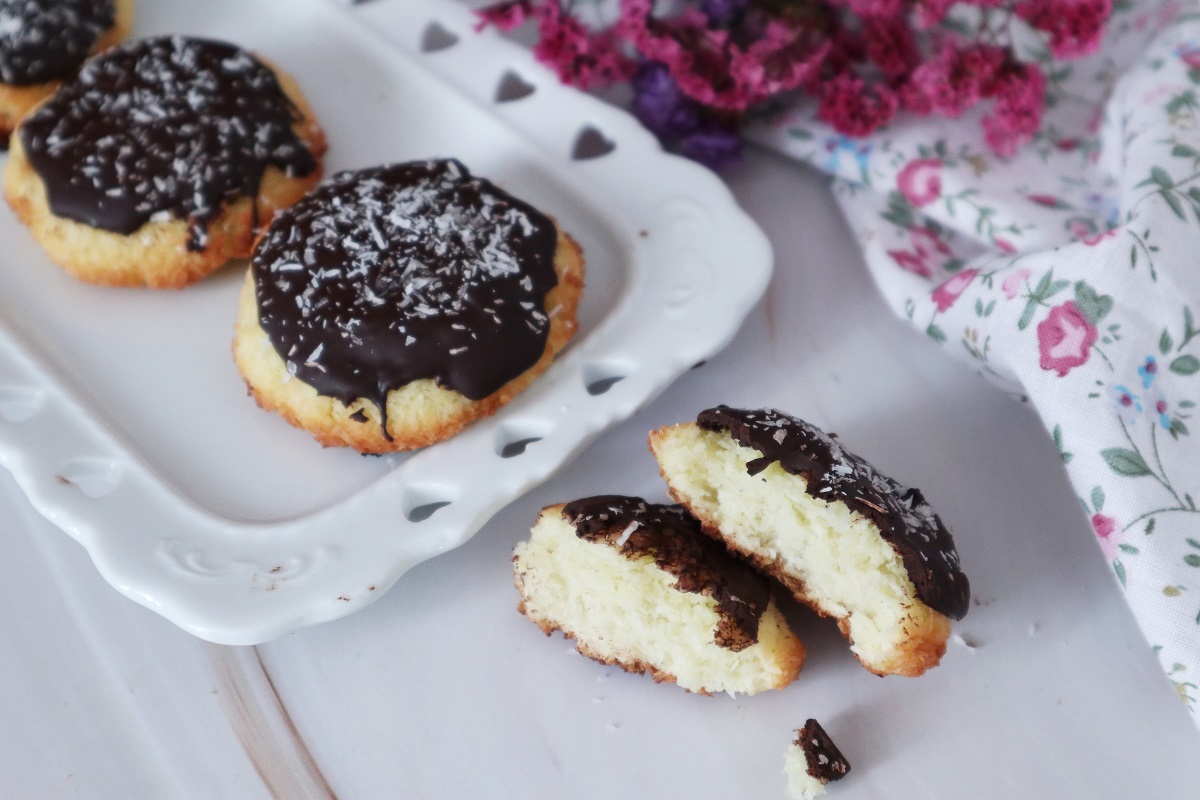 Coconut and Chocolate Cookies
