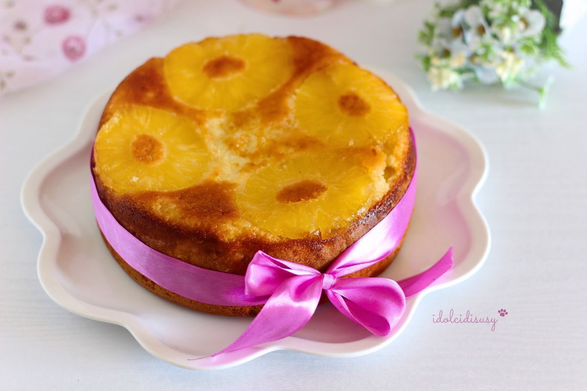 Pineapple Upside-Down Cake: Soft, Easy, and Spectacular