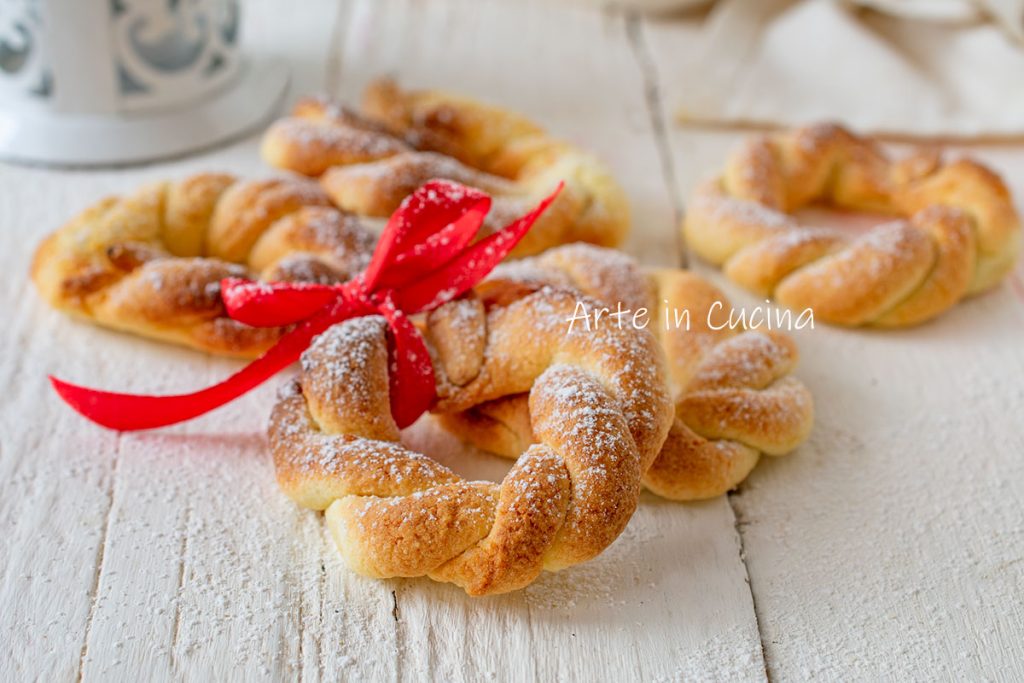Cookies to hang on the Christmas tree
