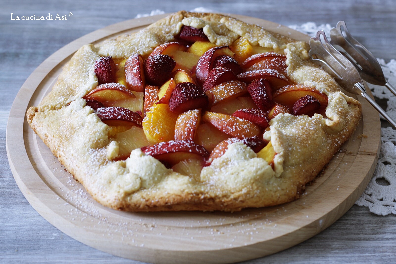 Country-style Cake with Mixed Fruits