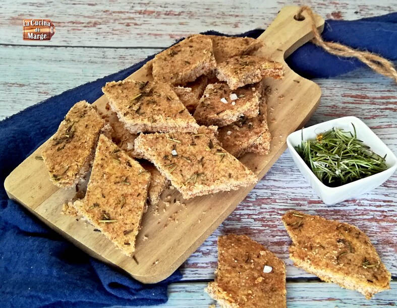 CRISPY ROSEMARY CRACKERS