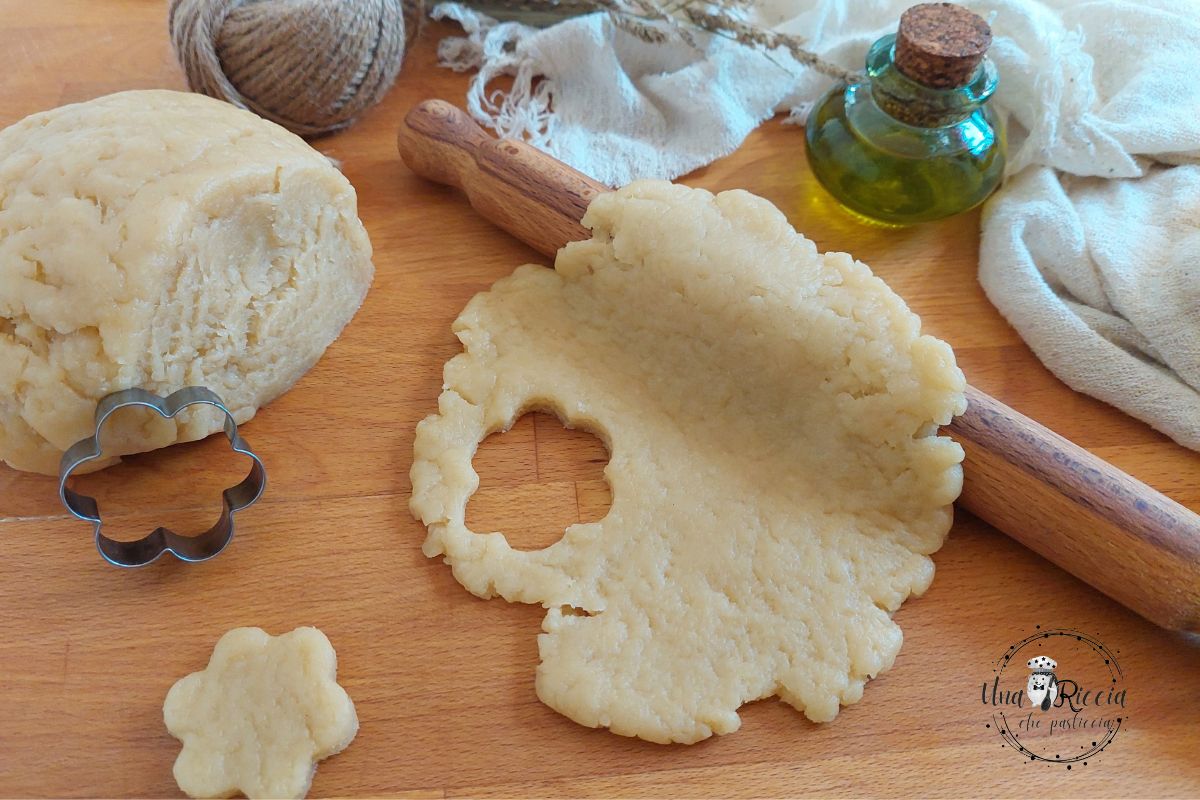 Crazy dough with oil and wine for savory pies and rustic dishes