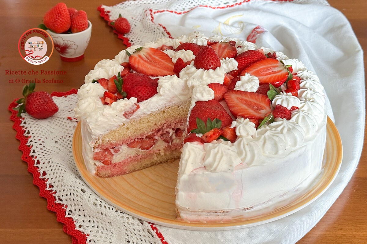 Cream and Strawberry Cake