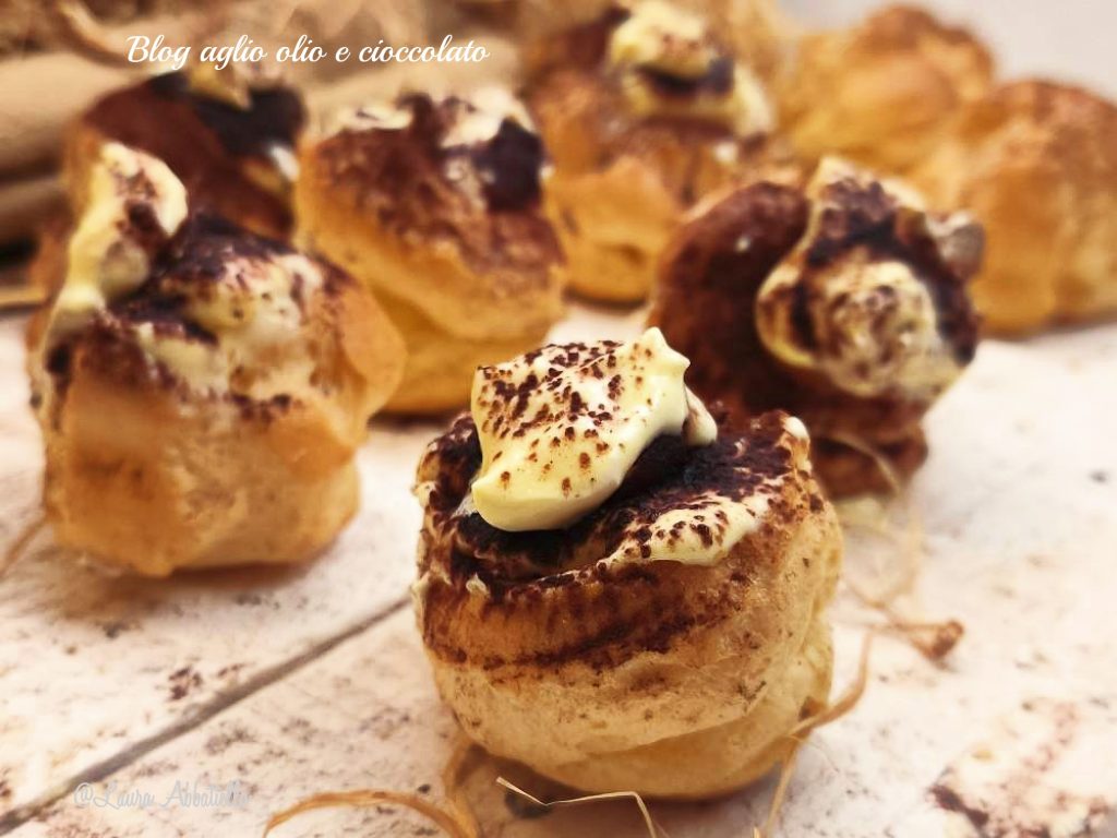 St. Joseph's cream puffs with tiramisu and pasteurized eggs light and delicious a triumph of flavors that will win everyone over, a dessert that at this time is found in all city patisseries