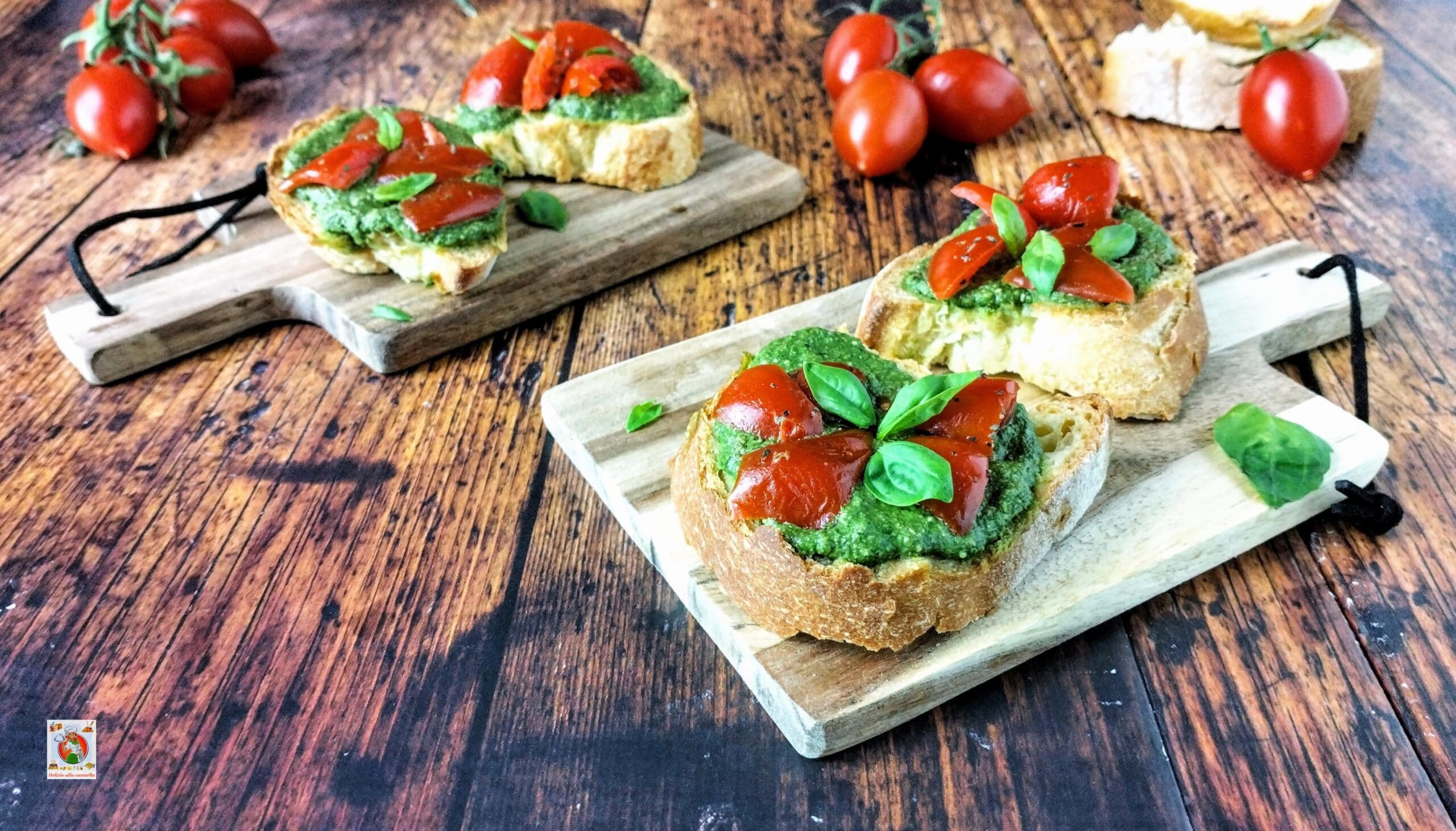 Crostini with Pesto and Cherry Tomatoes: a delicious, easy-to-prepare appetizer!