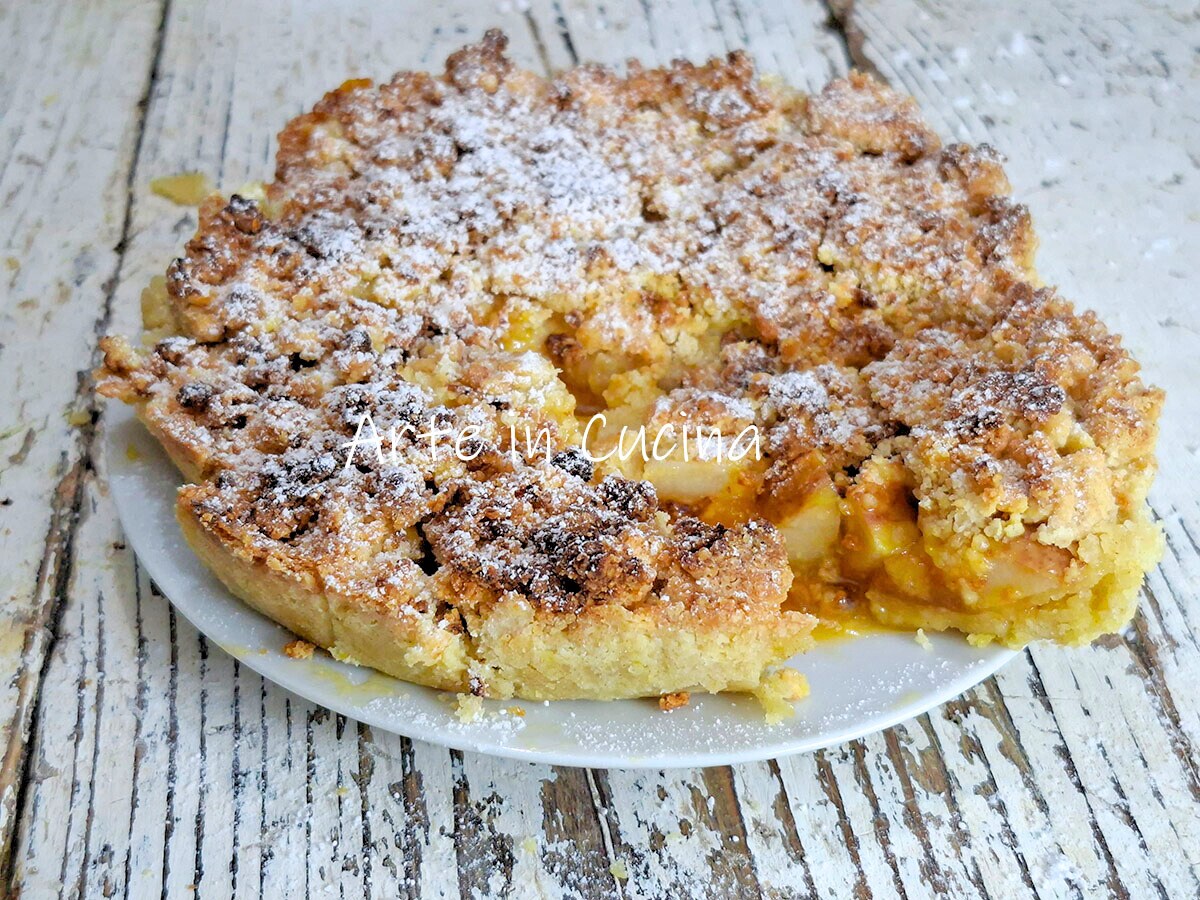 CRUMBLE CAKE with PEARS and JAM